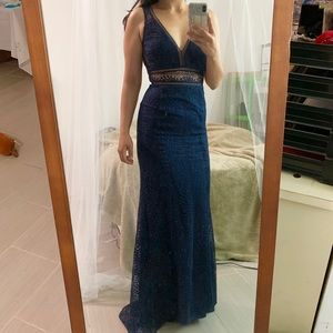 Minuet V-Neck Navy Lace Maxi Dress (Small)